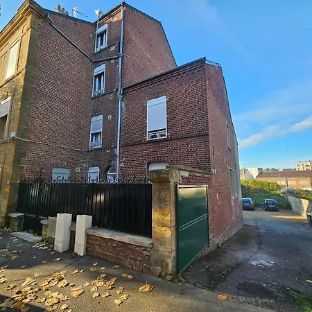 Budget With Parking Lejlighed