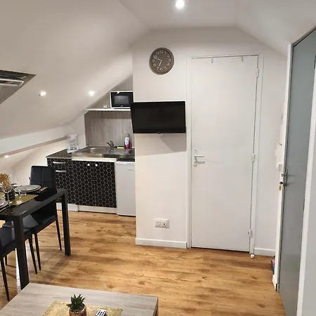 Budget With Parking Charleville-Mézières